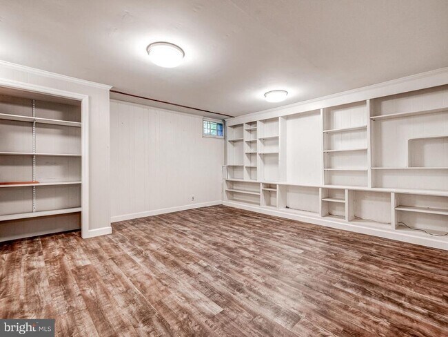 Building Photo - 111 Stanmore Rd