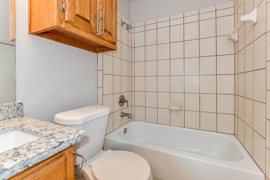 Building Photo - 116 Stanford St