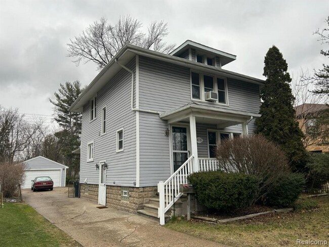 Primary Photo - 613 E Lincoln Ave