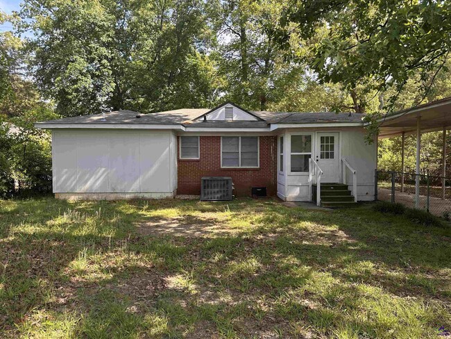 Building Photo - 313 Cherokee Dr