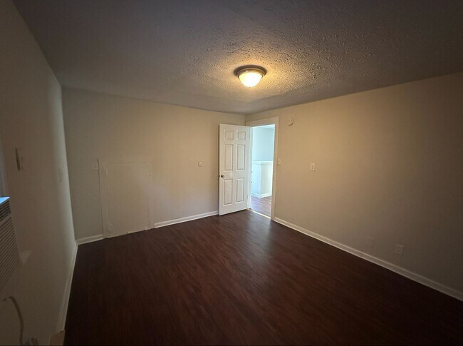 Building Photo - 536A Euclid Ave – Available Fall 2026