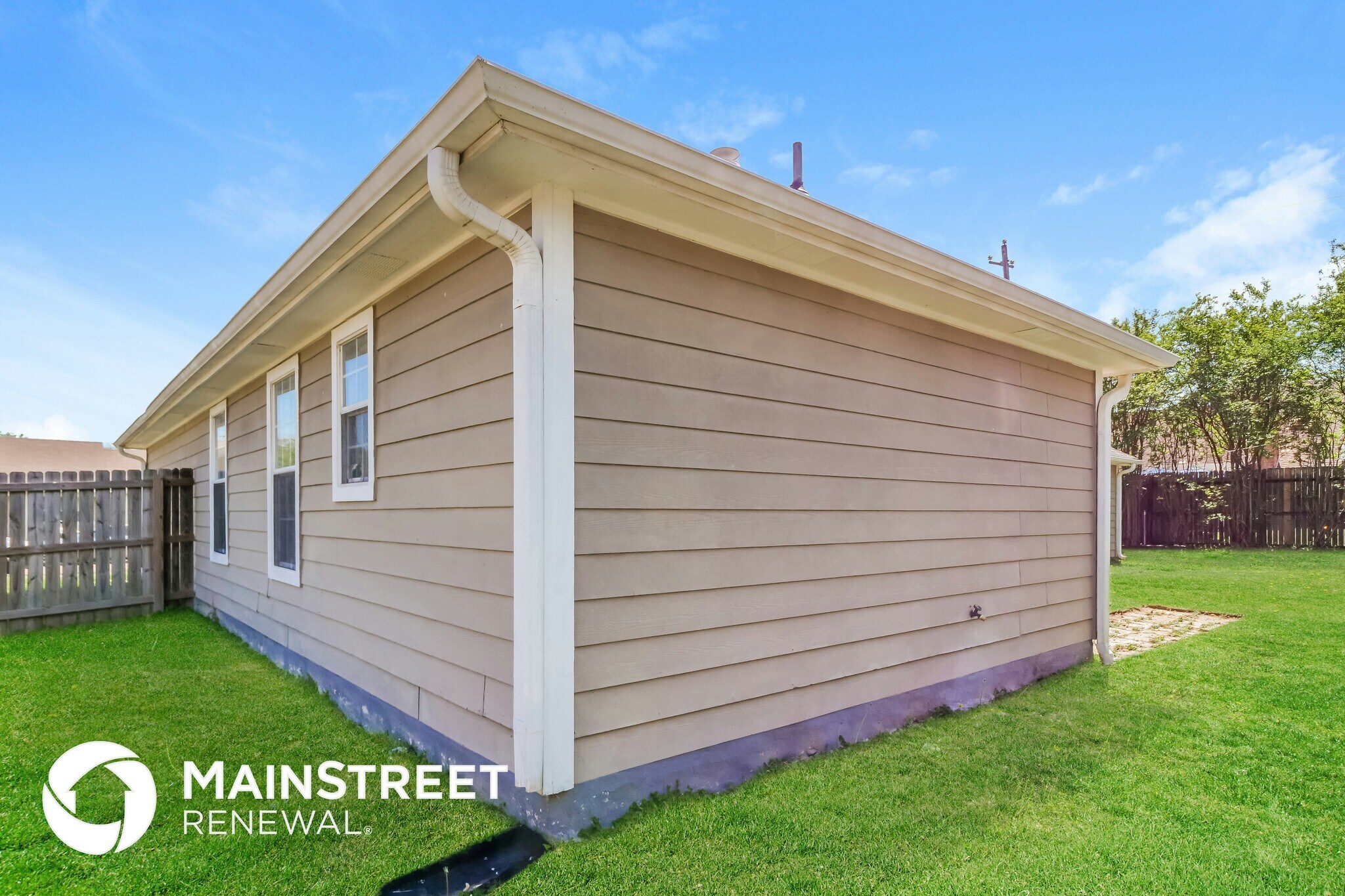 Building Photo - 4333 Angarath Dr