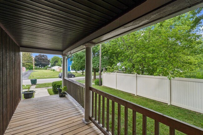 Building Photo - Charming 3BR House in Fostoria