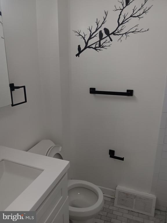 Building Photo - 3341 Mary St