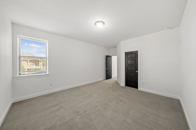 Building Photo - 18935 Wild Thornberry Dr