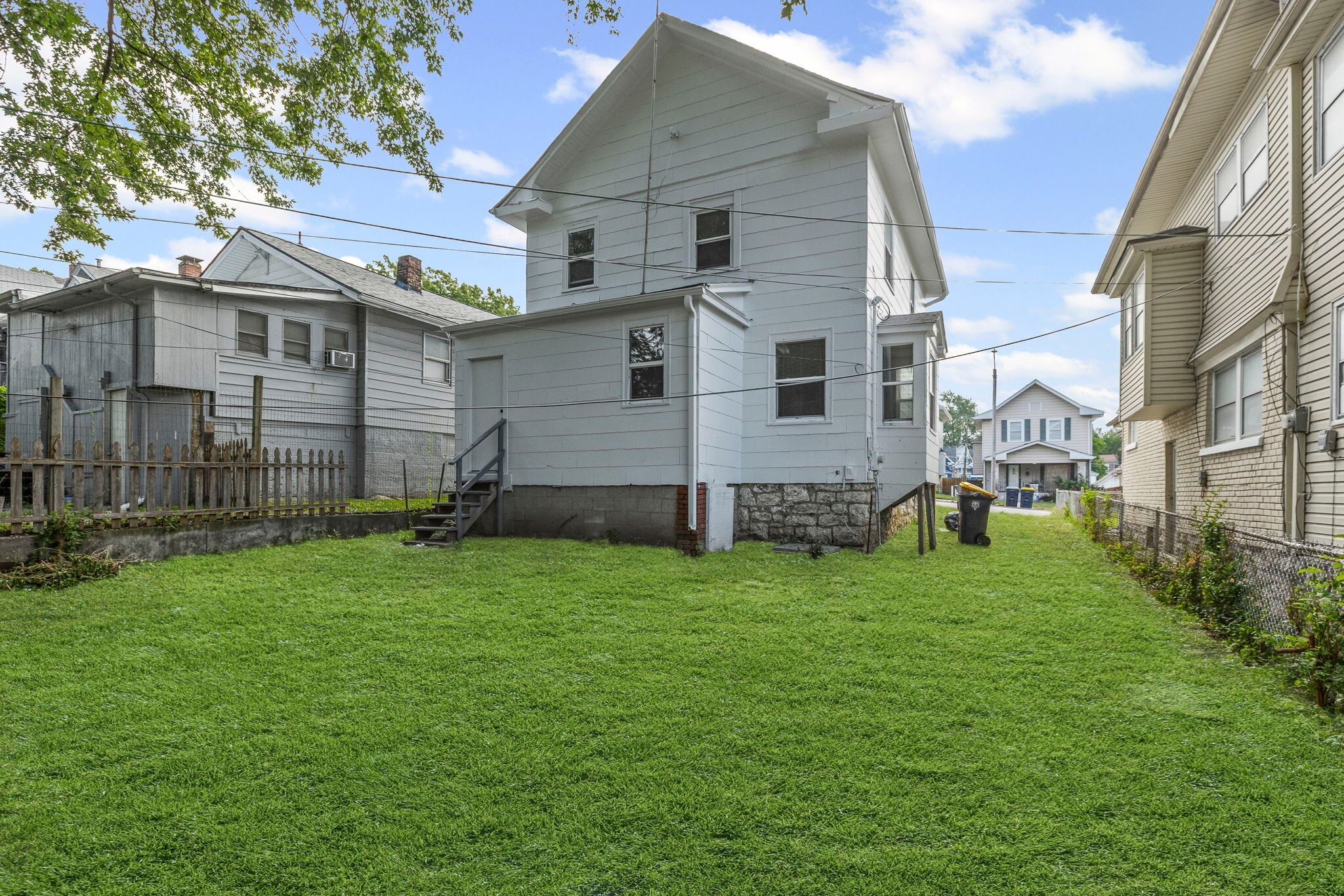 Building Photo - 336 N Hardesty Ave
