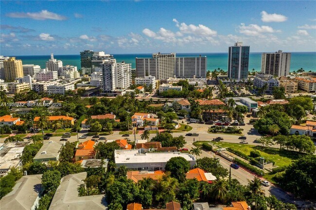 Building Photo - 319 W 28th St