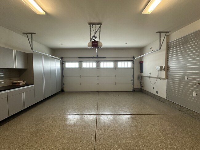 Building Photo - 5617 Buckthorn Ct