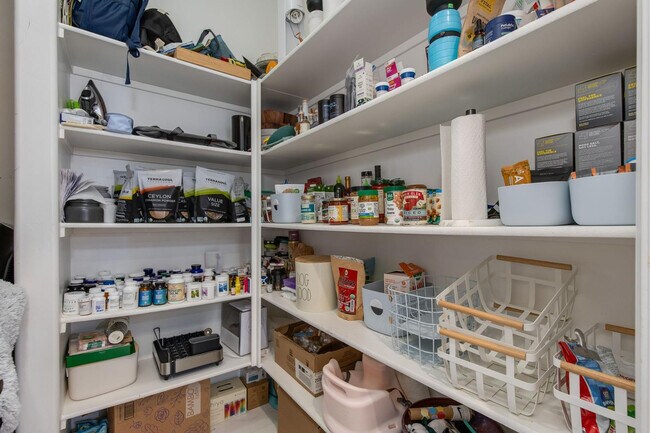 Building Photo - 7291 N Scottsdale Rd