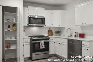 Building Photo - 4862 Castle Shield