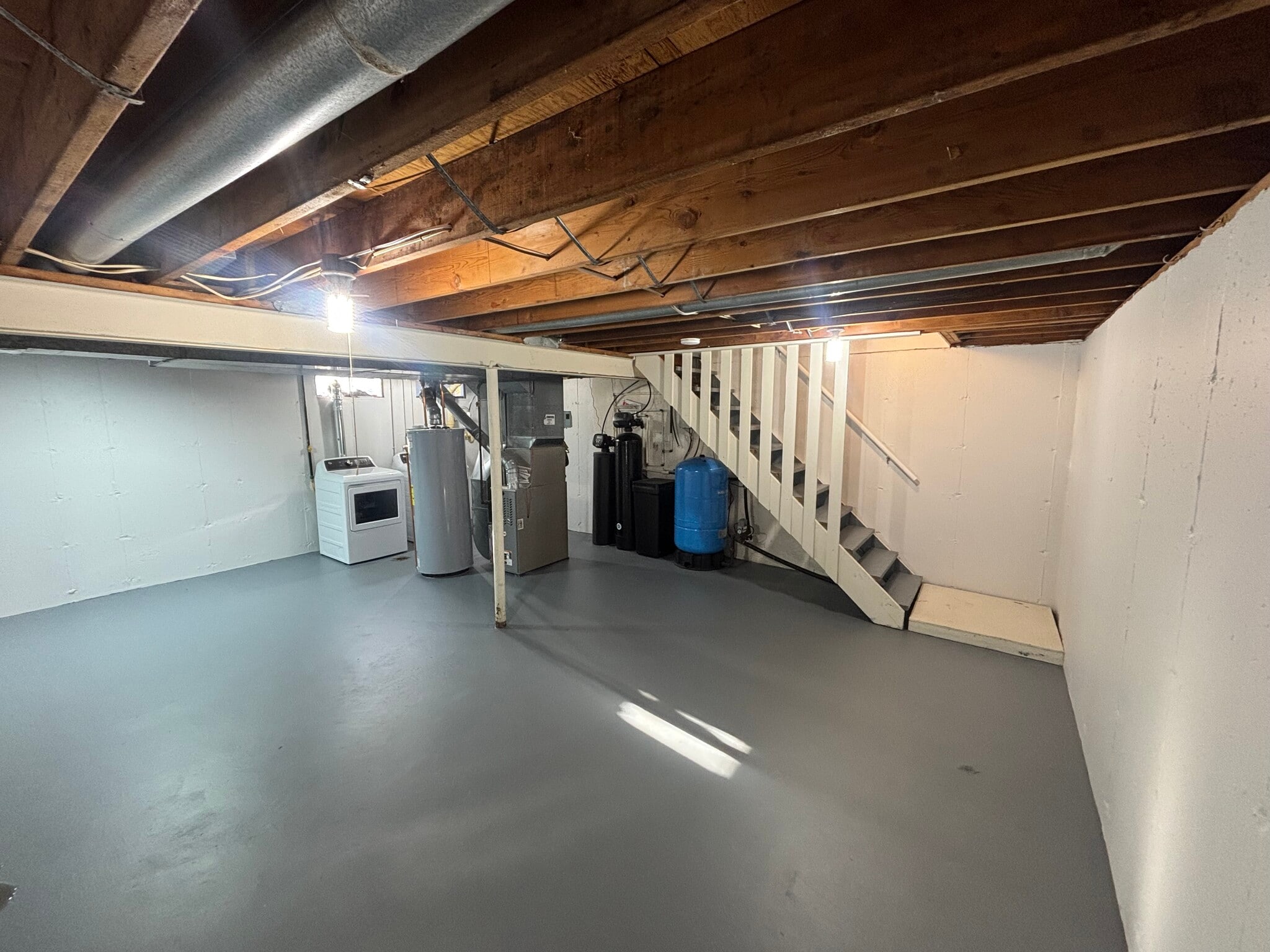 Building Photo - 895 N Cedar Rd