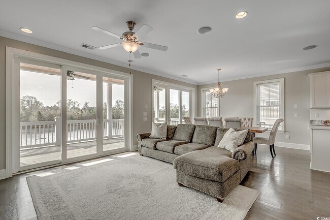 Building Photo - 455 Harbour View Dr