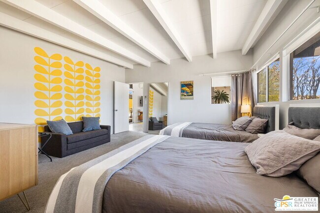 Building Photo - 2267 N San Antonio Rd