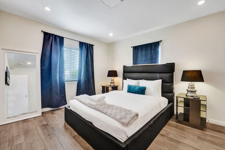 Building Photo - 3020 Seville St