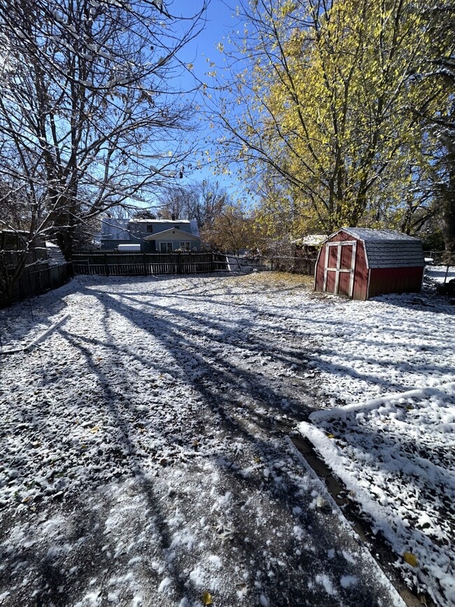 Building Photo - 215 Dunlap St