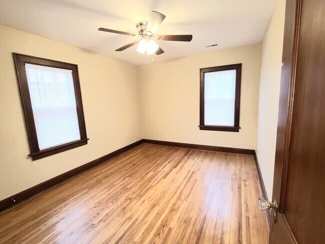 Building Photo - 34 W Tulane Rd