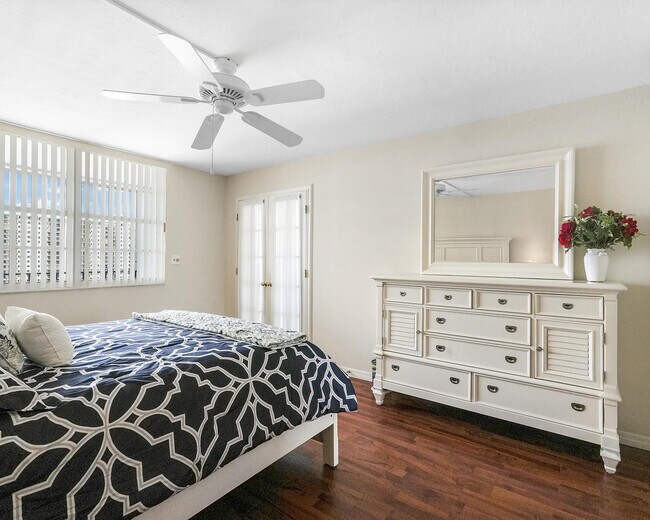 Building Photo - 1400 S Ocean Dr