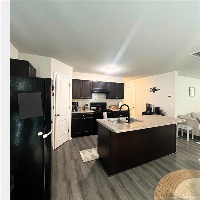 Building Photo - 535 Old Salem Dr