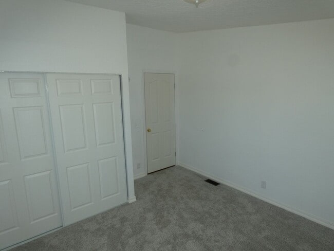 Building Photo - APPLICATION PENDING **Country Living**
