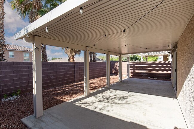 Building Photo - 10667 April Rose Ct