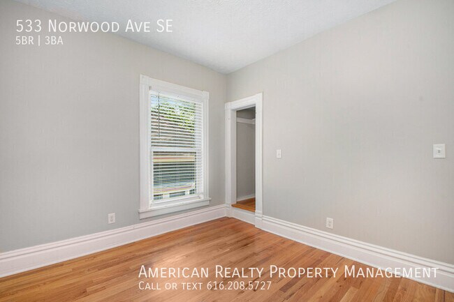 Building Photo - 533 Norwood Ave SE