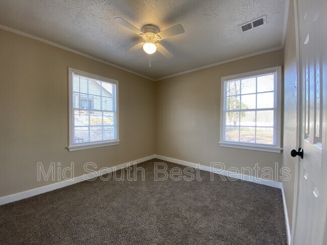 Building Photo - 3670 Townes Ave