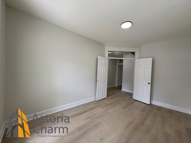Building Photo - Updated 3-Bedroom Rental with Open Layout ...