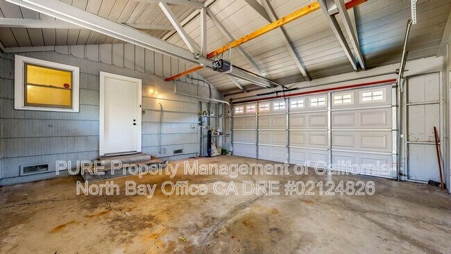 Building Photo - 1827 Creekside Rd