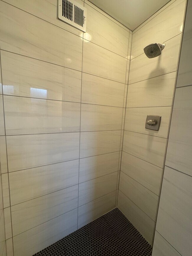 Building Photo - 3 bedroom home in Downtown Phoenix