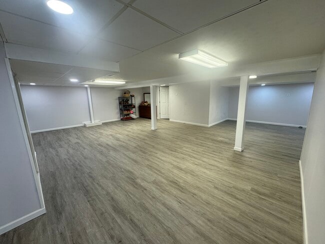 Building Photo - 34647 Bristol Dr