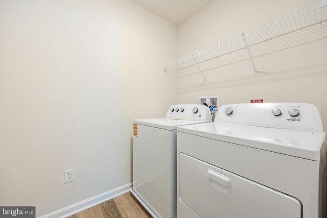 Building Photo - 110 Charing Cross Dr