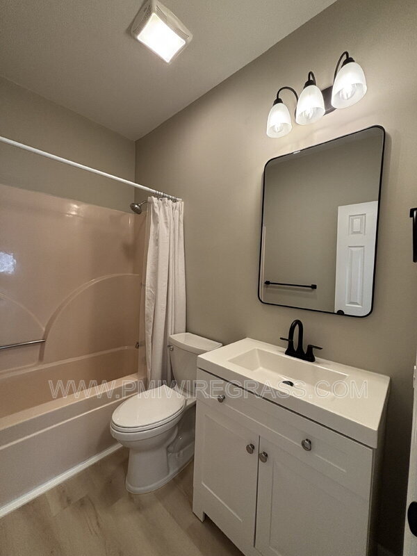 Building Photo - 1951 Redhawk Dr