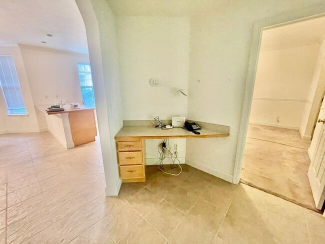 Building Photo - 2 bed 2 bath- Adams Point