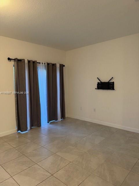 Building Photo - 1031 SE 27th Terrace