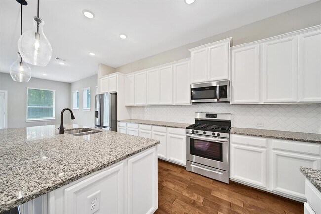 Building Photo - 32193 Park Plains Dr