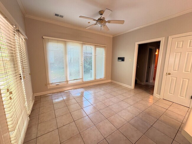 Building Photo - Newly Painted Germantown Home Minutes Away From Thornwood Market Row. Pets Are Welcome With Owner...