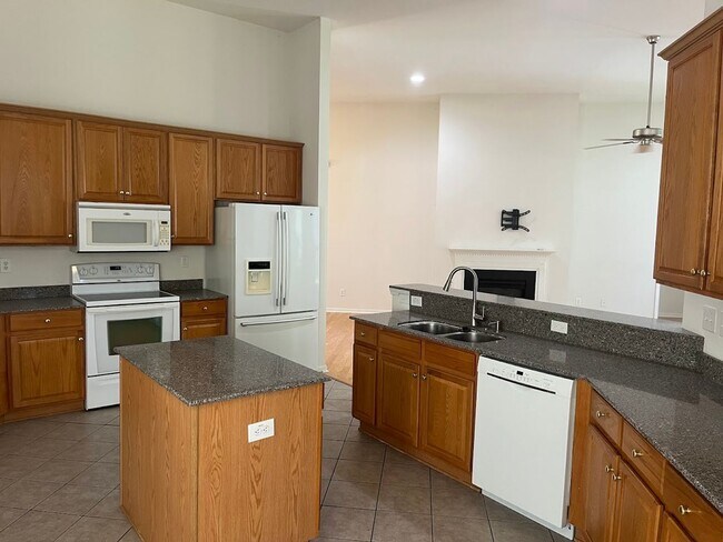 Building Photo - 1716 Waterbrook Dr