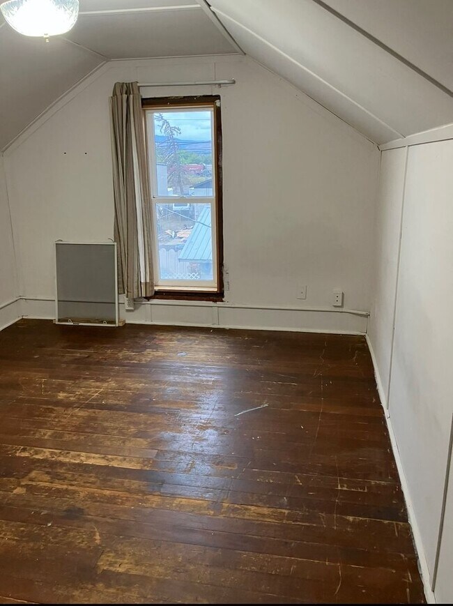 Building Photo - 509 N Cle Elum St