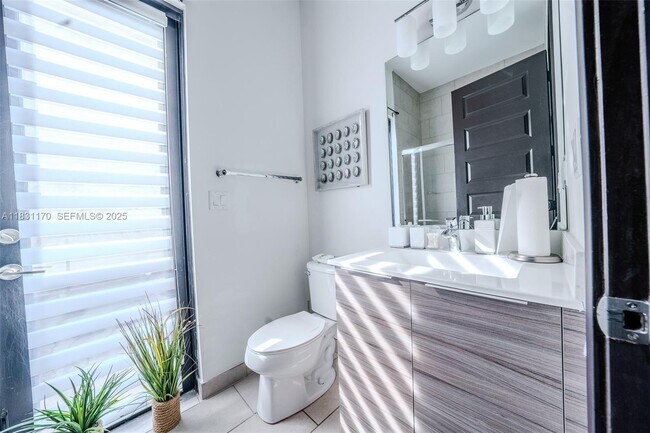 Building Photo - 15976 SW 136th Terrace