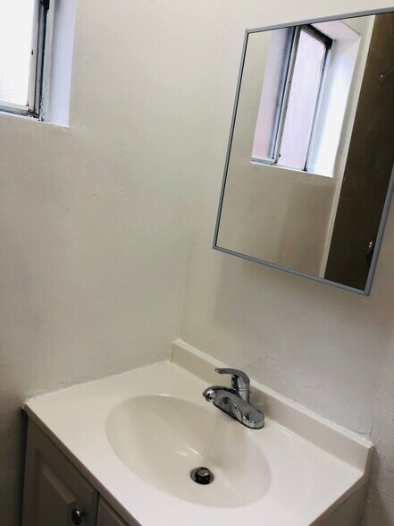 Building Photo - 10806 Lindbrook Dr