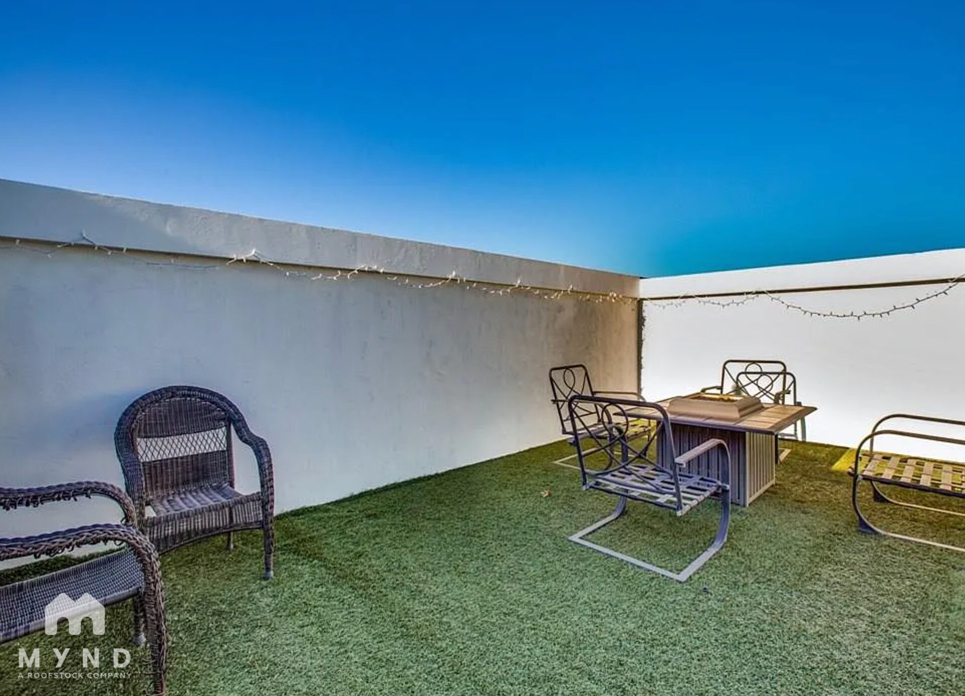 Building Photo - 3014 Carmel St