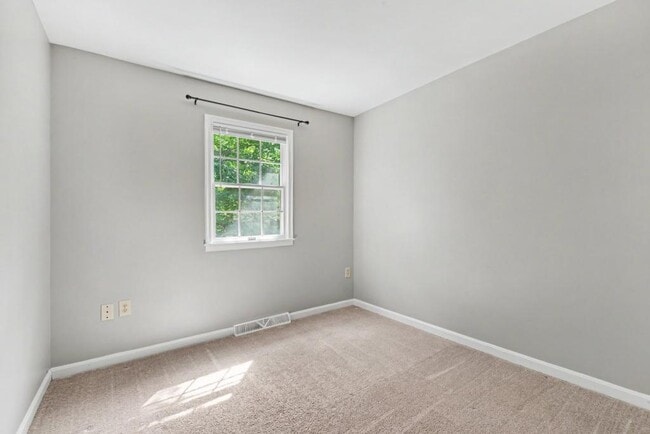 Building Photo - 616 Park Ridge Dr