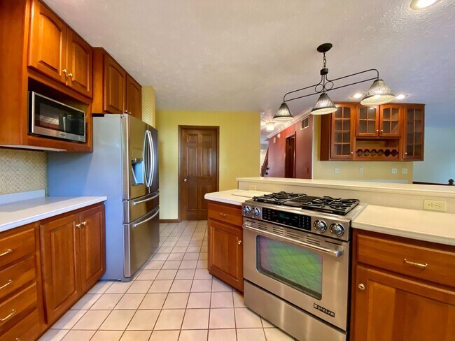 Building Photo - Available July 28th, 2026!