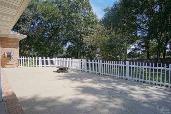 Building Photo - 5947 Grandview Dr