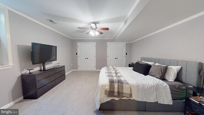 Building Photo - 14 Palace Ln