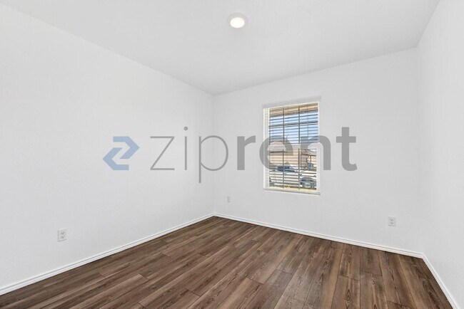 Building Photo - 900 Wildflower St