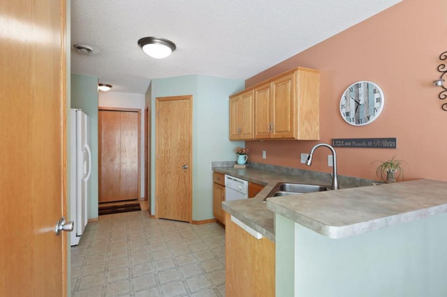 Building Photo - 8428 Yukon Cir N