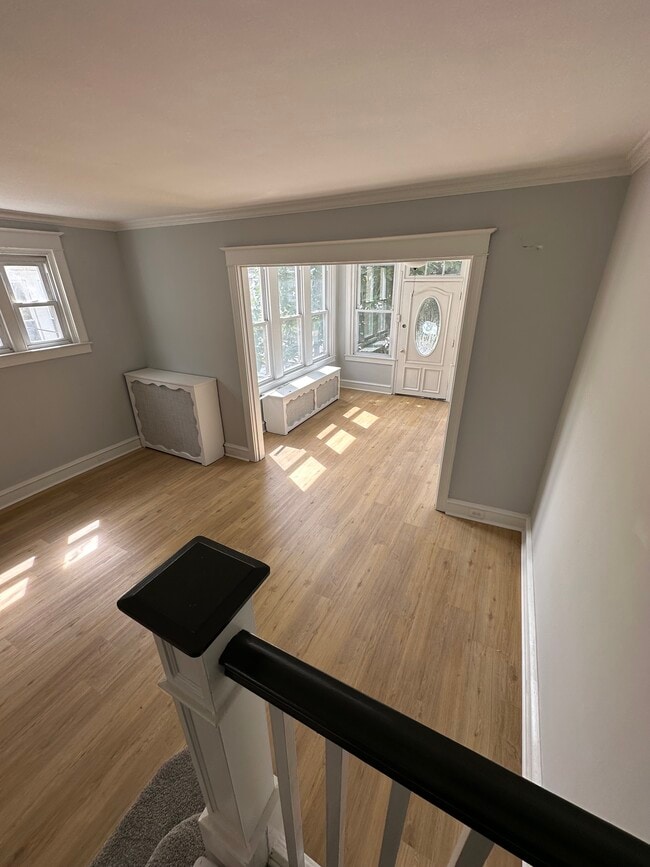 Building Photo - 529 Brookside Ave