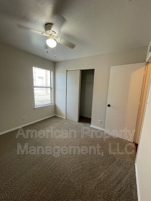 Building Photo - 13129 E 44th St