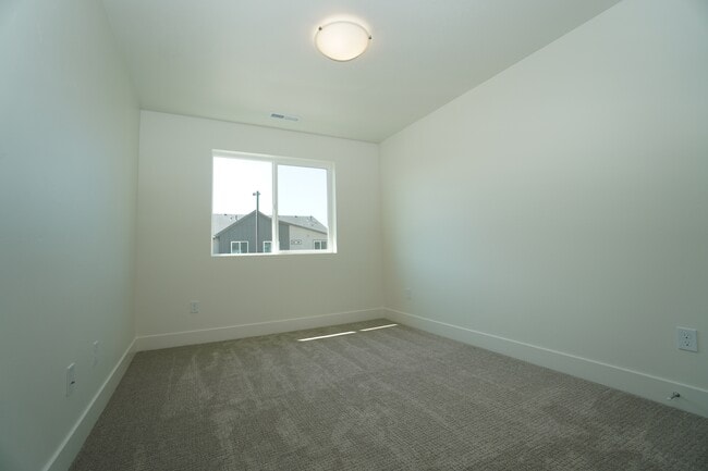 Building Photo - 1333 N Webb Wy